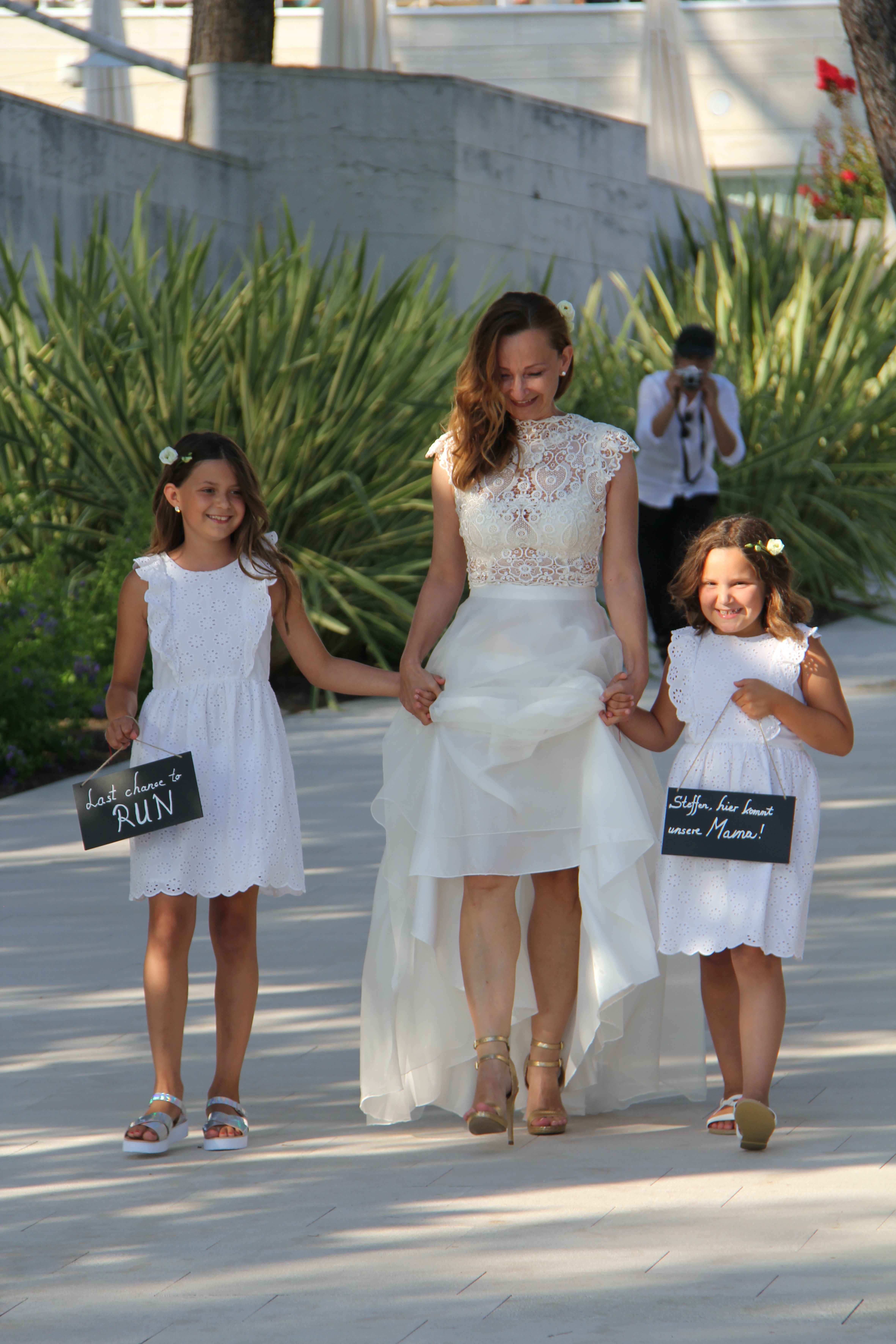 Die Braut mit ihren Mädels